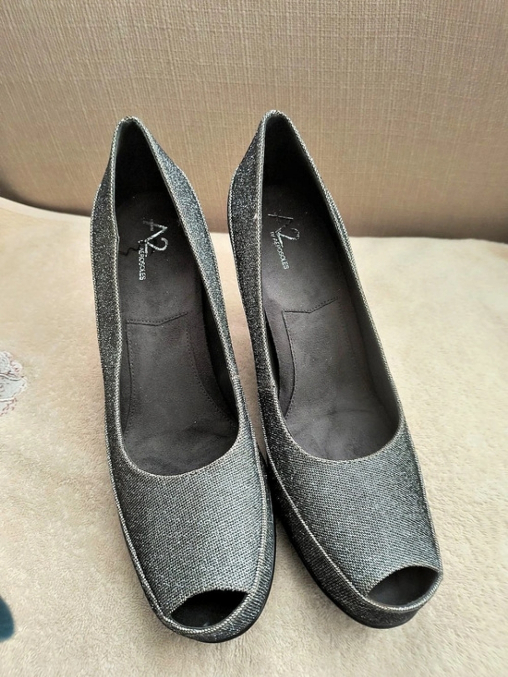 A2 by Aerosoles Open Toe Textured Heels in Black US 7